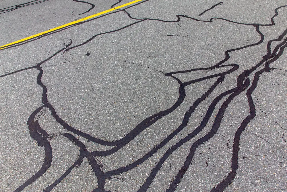 The Ultimate Guide to Asphalt Crack Filling & Repairs